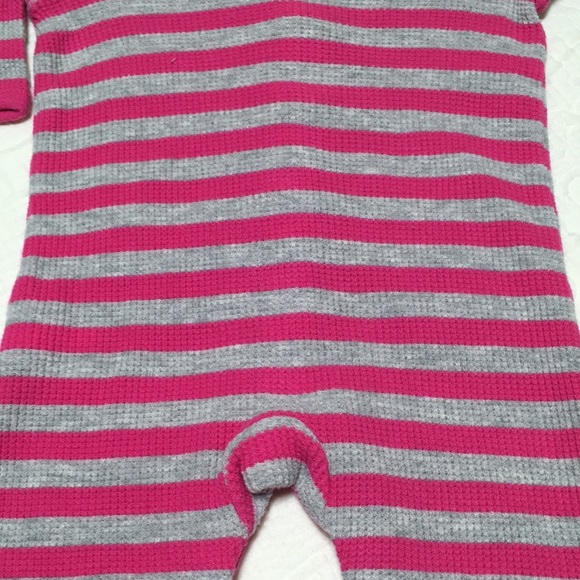 0-3m (5/$20) Thermal Knit Romper by Old Navy - Picture 12 of 14